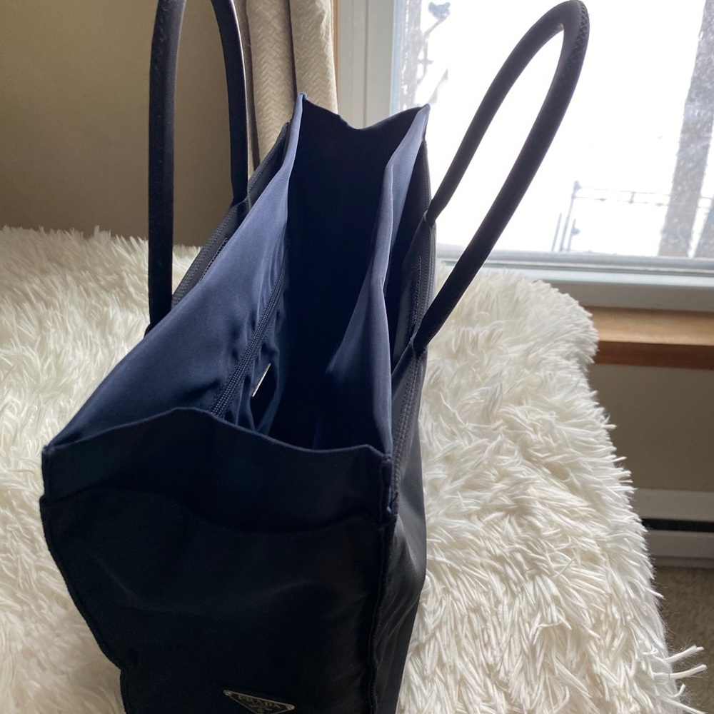 Authentic Prada handbag - Picture 5 of 6